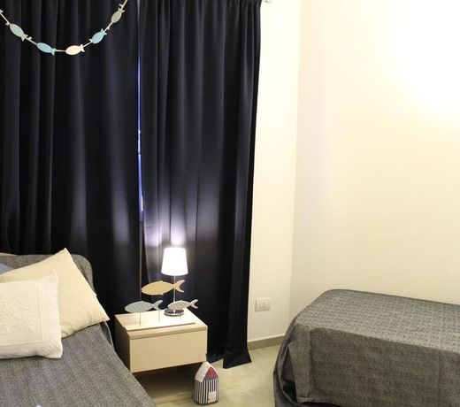 Caneis Apartments