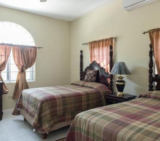 The Royal Kensington 5BR Villa