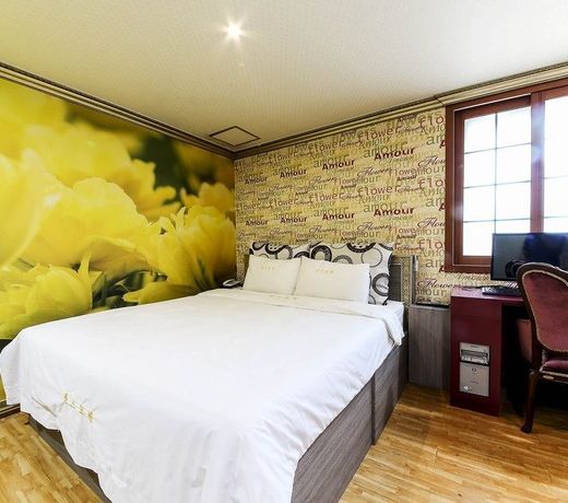 Sense Motel