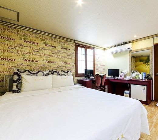 Sense Motel