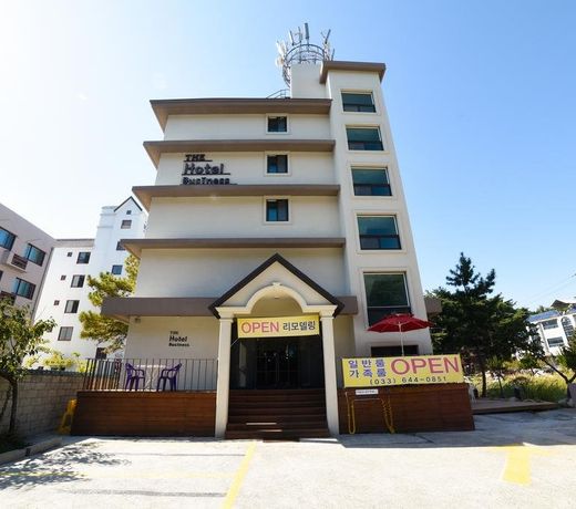 Gyeongpodae The Hotel Business
