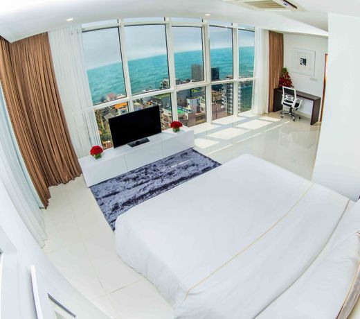 Platinum One Suites