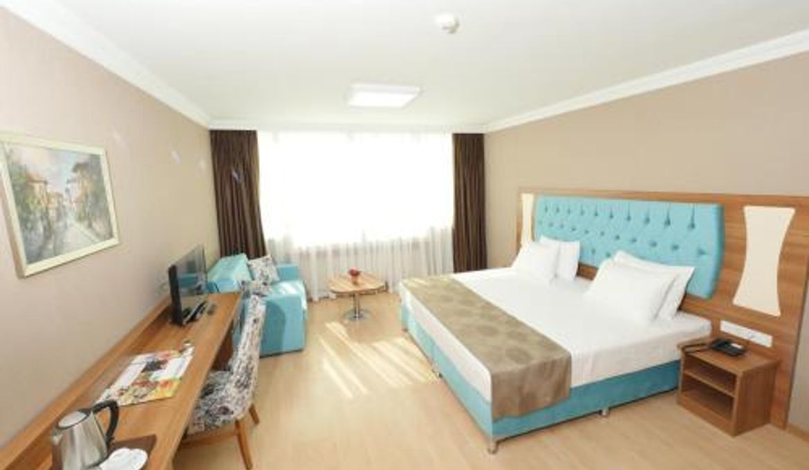 Golden Lounge Hotel