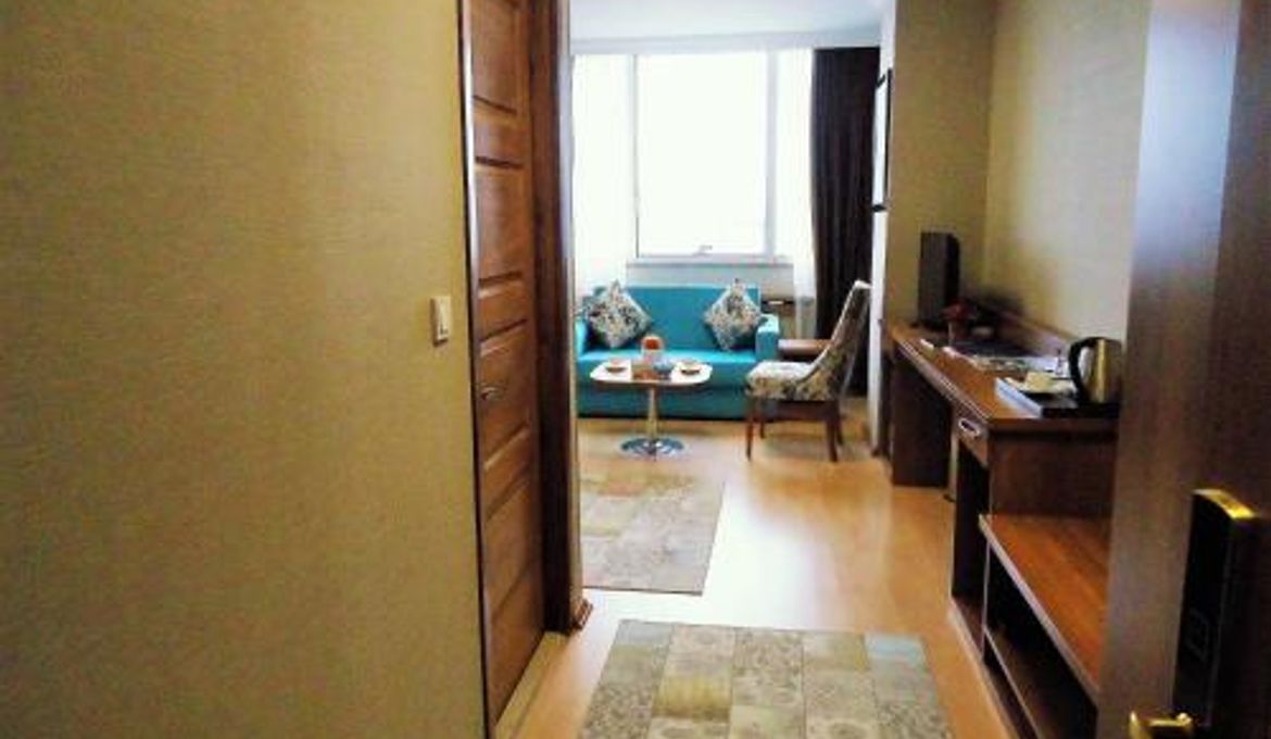 Golden Lounge Hotel