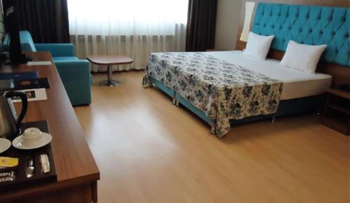 Golden Lounge Hotel