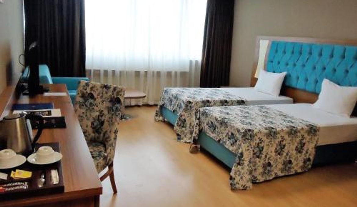Golden Lounge Hotel