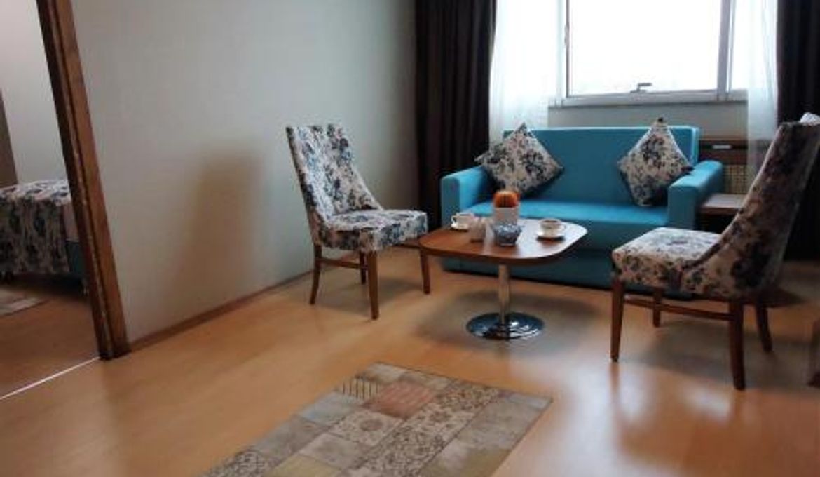 Golden Lounge Hotel