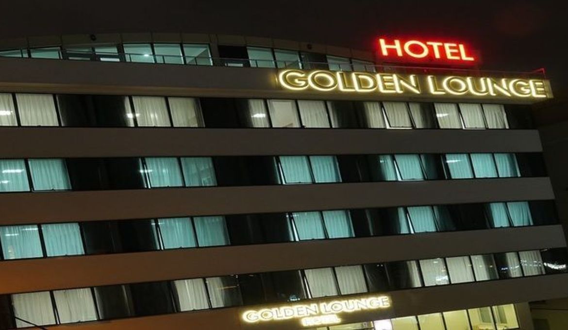 Golden Lounge Hotel