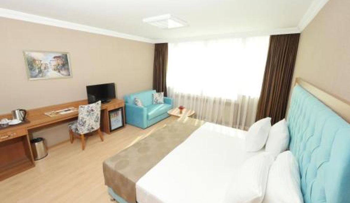 Golden Lounge Hotel