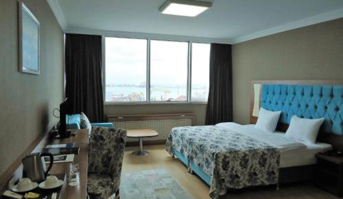 Golden Lounge Hotel