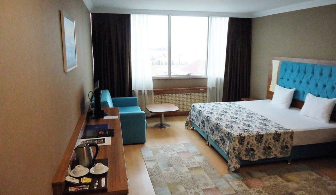 Golden Lounge Hotel