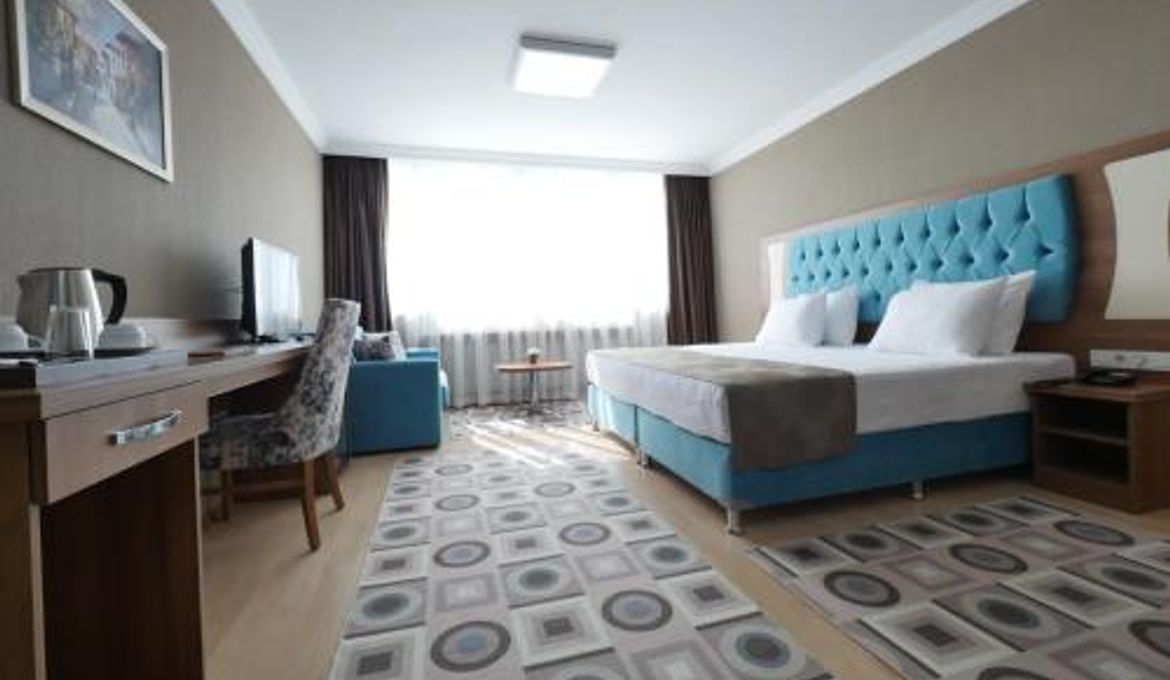 Golden Lounge Hotel