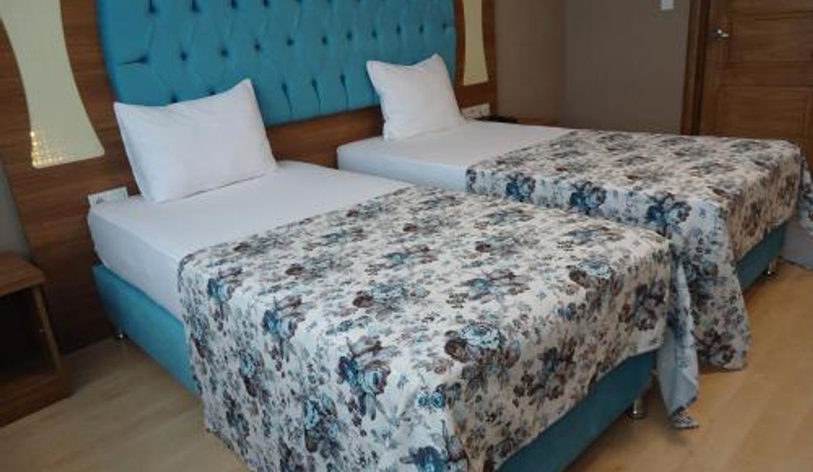 Golden Lounge Hotel