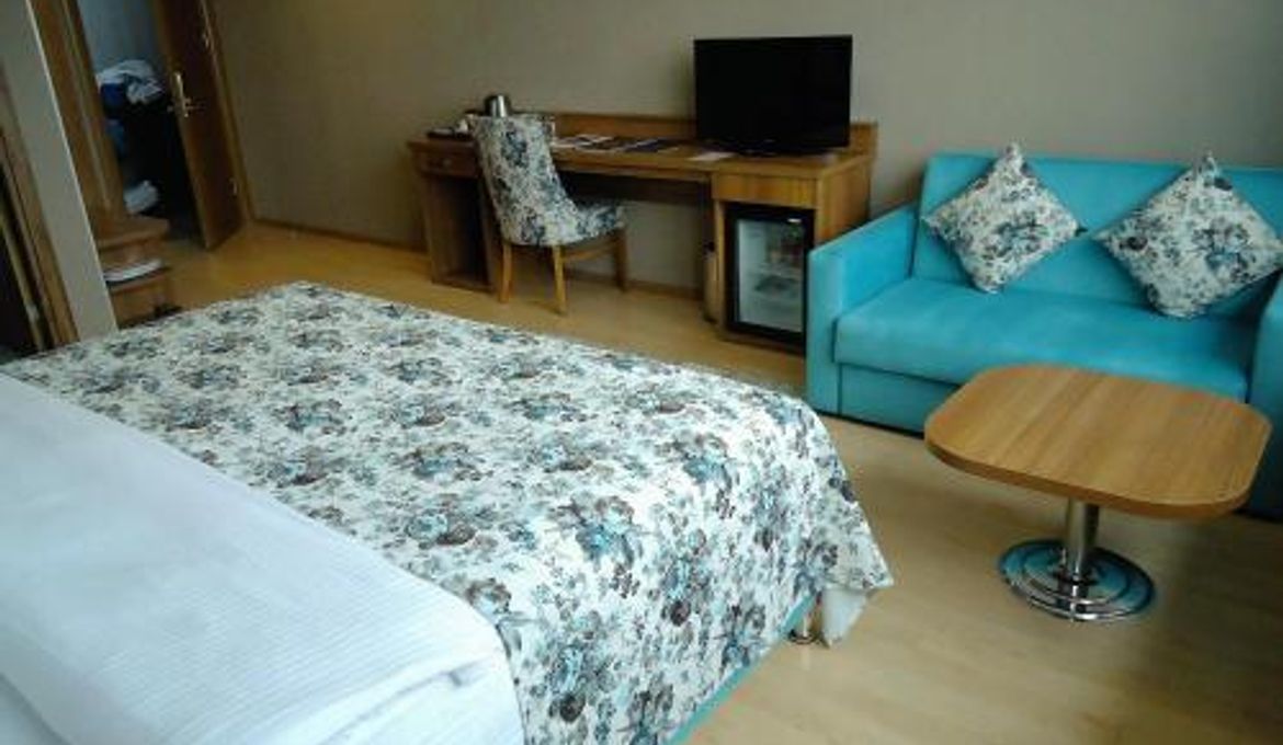 Golden Lounge Hotel