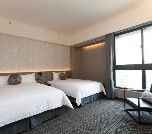 Holiday Inn Express Kaohsiung Love River, an IHG Hotel