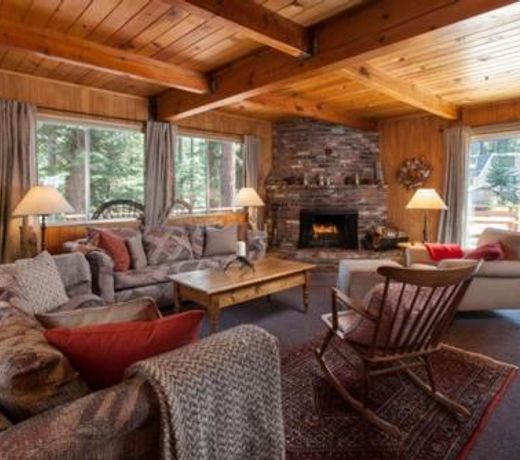Iravani Dog Friendly Cabin by RedAwning
