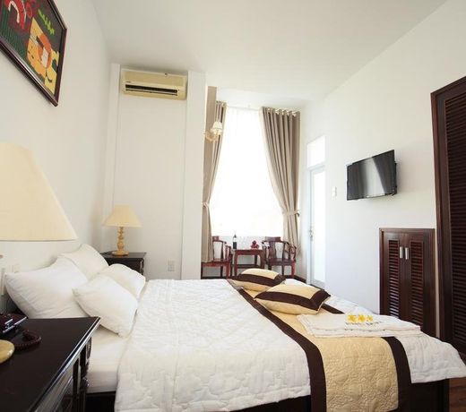 Mimosa Hotel