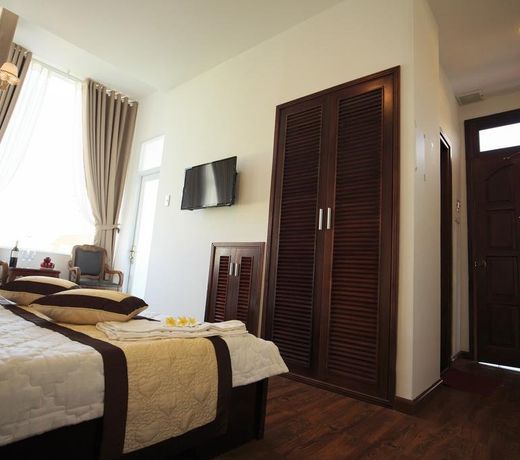 Mimosa Hotel