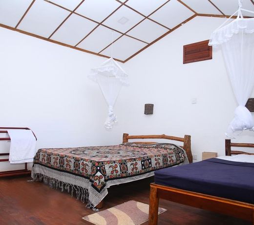 Ella Rawana Den Hotel