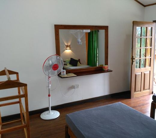 Ella Rawana Den Hotel