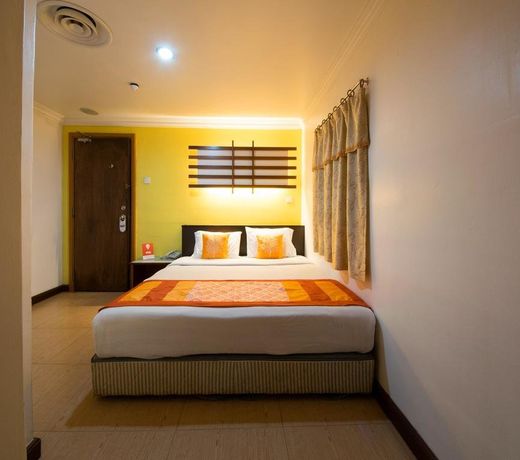 Hotel Chinatown 2 by OYO Rooms