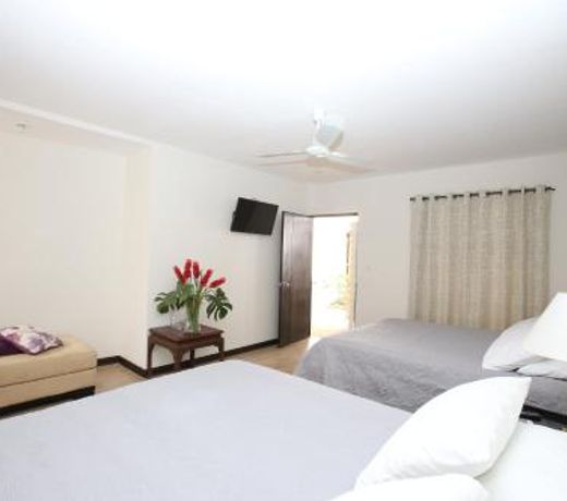 Casa María Aeropuerto B&B