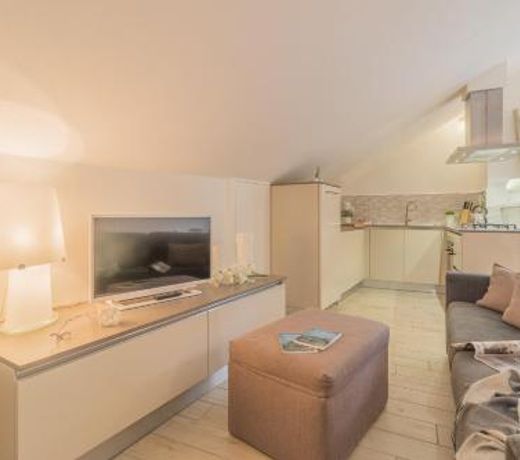 The Sweet Square Flat