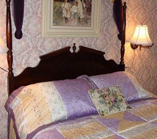 ROCKING HORSE INN - BED AND BREAKFAST