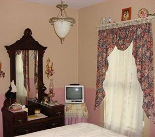 ROCKING HORSE INN - BED AND BREAKFAST
