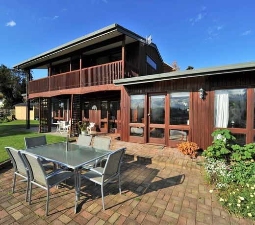 Harbinger House - B&B