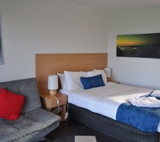 Island Breeze Motel