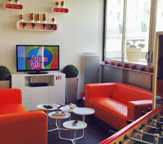 Moxy Lyon Airport