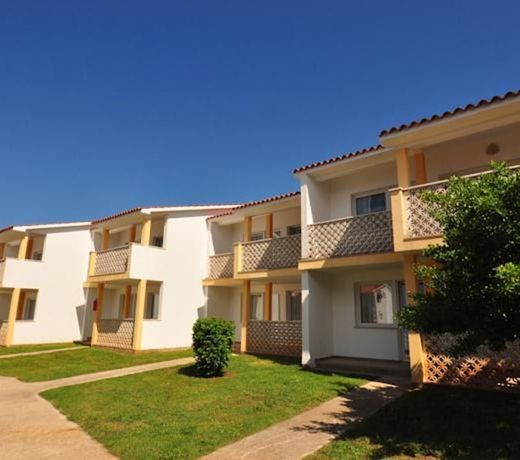 Kazela Apartments