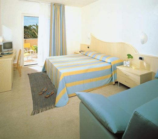 Almaluna Hotel & Resort