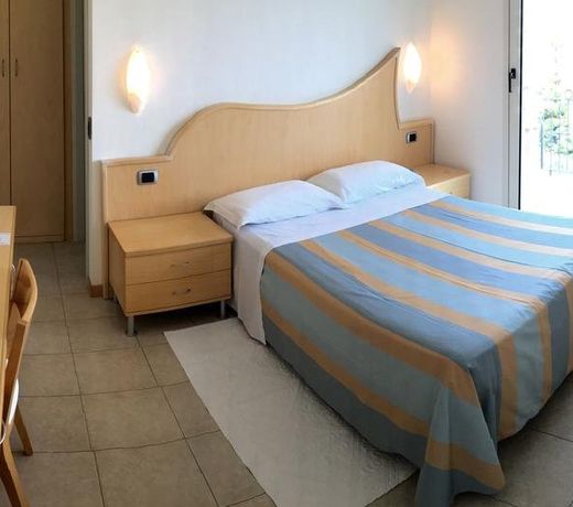 Almaluna Hotel & Resort