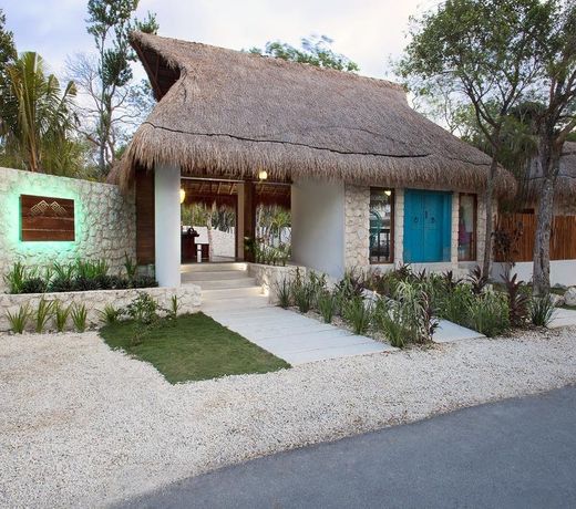 Prana Boutique Hotel