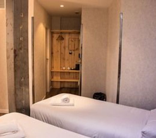 Black Swan Hostel Sevilla