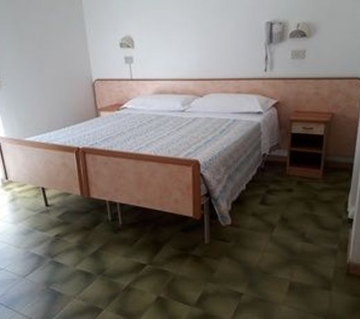 Hotel Lora