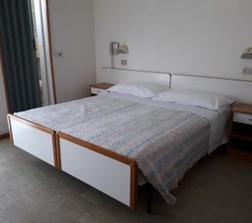 Hotel Lora