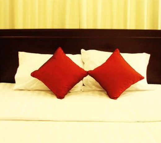 La Residence Suites