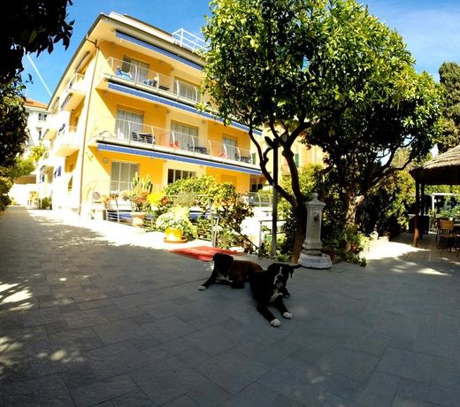 Hotel Villa Delibera