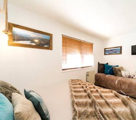 Feathertop Alpine Lodge