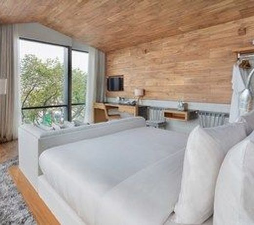 Fusion Suites Saigon