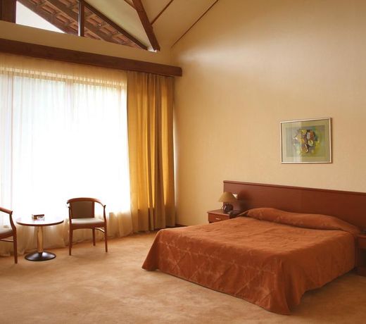 Arthurs Aghveran Resort
