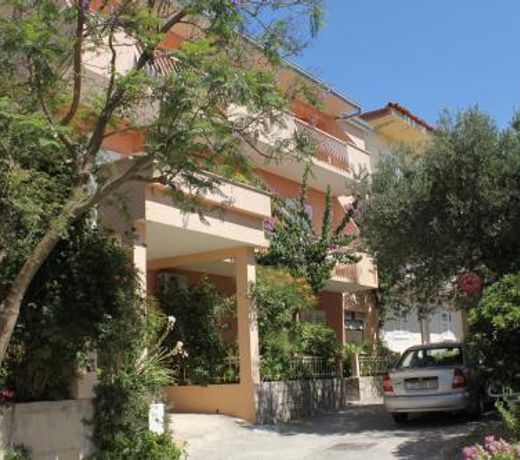 Apartment Tucepi 6806b