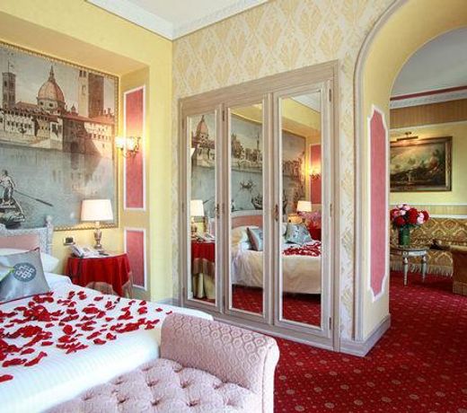 Sina Villa Medici, Autograph Collection