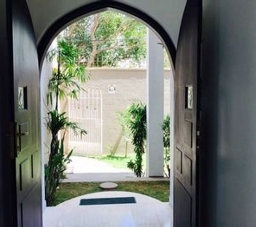 Villa Raha