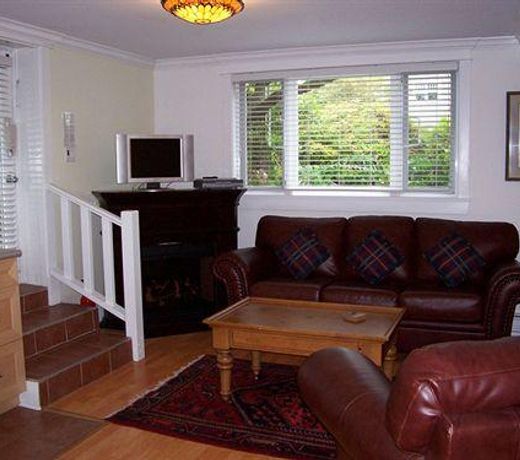 KITSILANO GARDEN SUITES