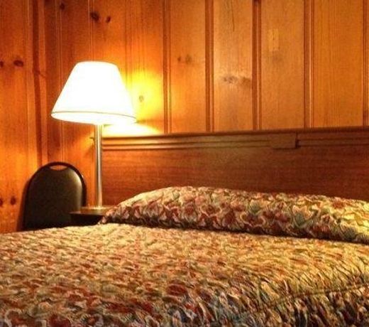 Pine Cone Motel