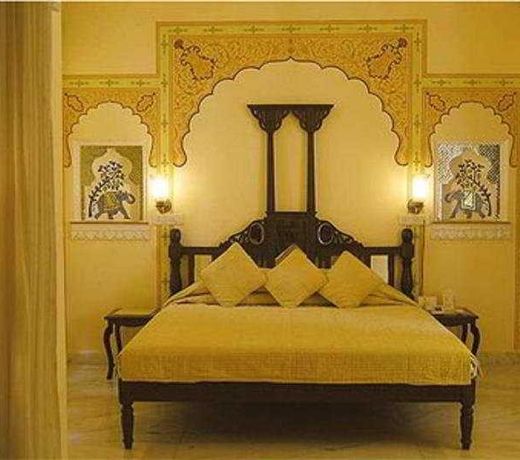 Swaroop Vilas - Lake Facing Boutique Hotel